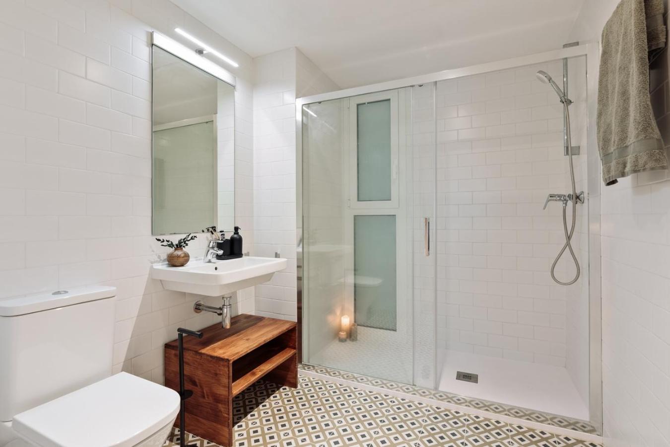 Ebre - 1 Bedroom And Balcony In Eixampre Esquerre *